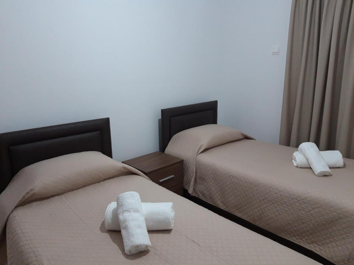 Costas Two-Bedroom Ground Floor Apartment Paphos Esterno foto