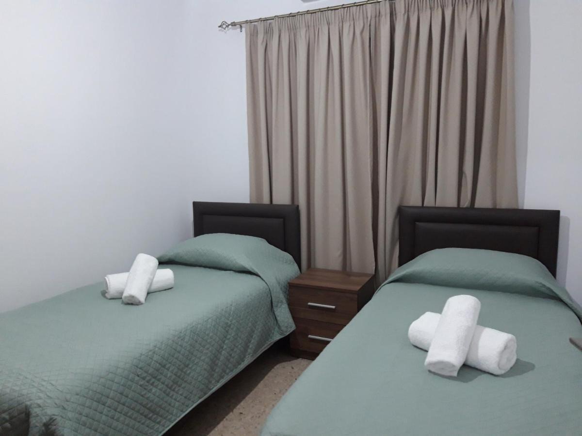 Costas Two-Bedroom Ground Floor Apartment Paphos Esterno foto