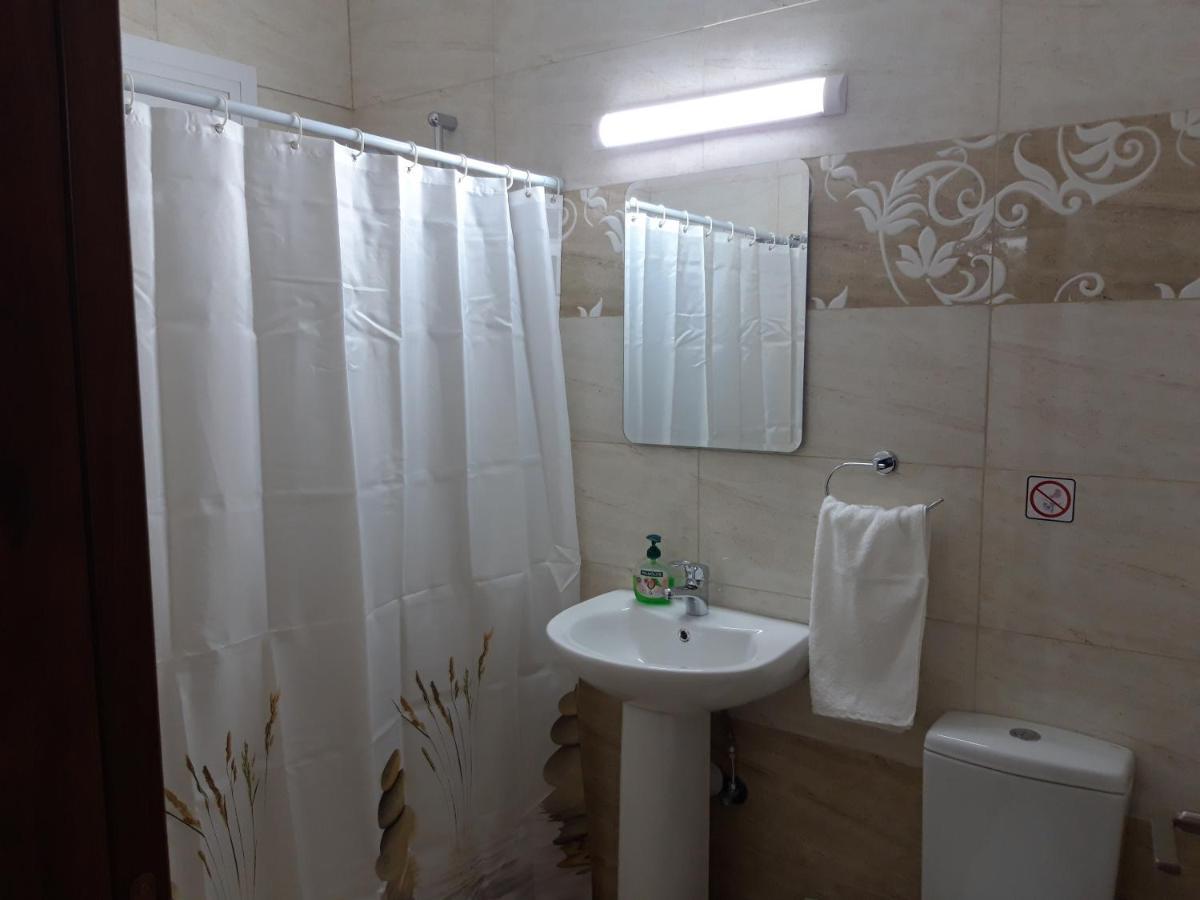 Costas Two-Bedroom Ground Floor Apartment Paphos Esterno foto