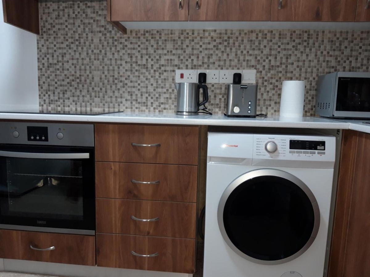 Costas Two-Bedroom Ground Floor Apartment Paphos Esterno foto