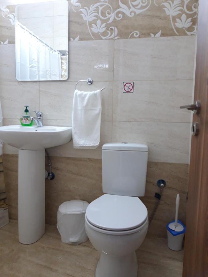 Costas Two-Bedroom Ground Floor Apartment Paphos Esterno foto
