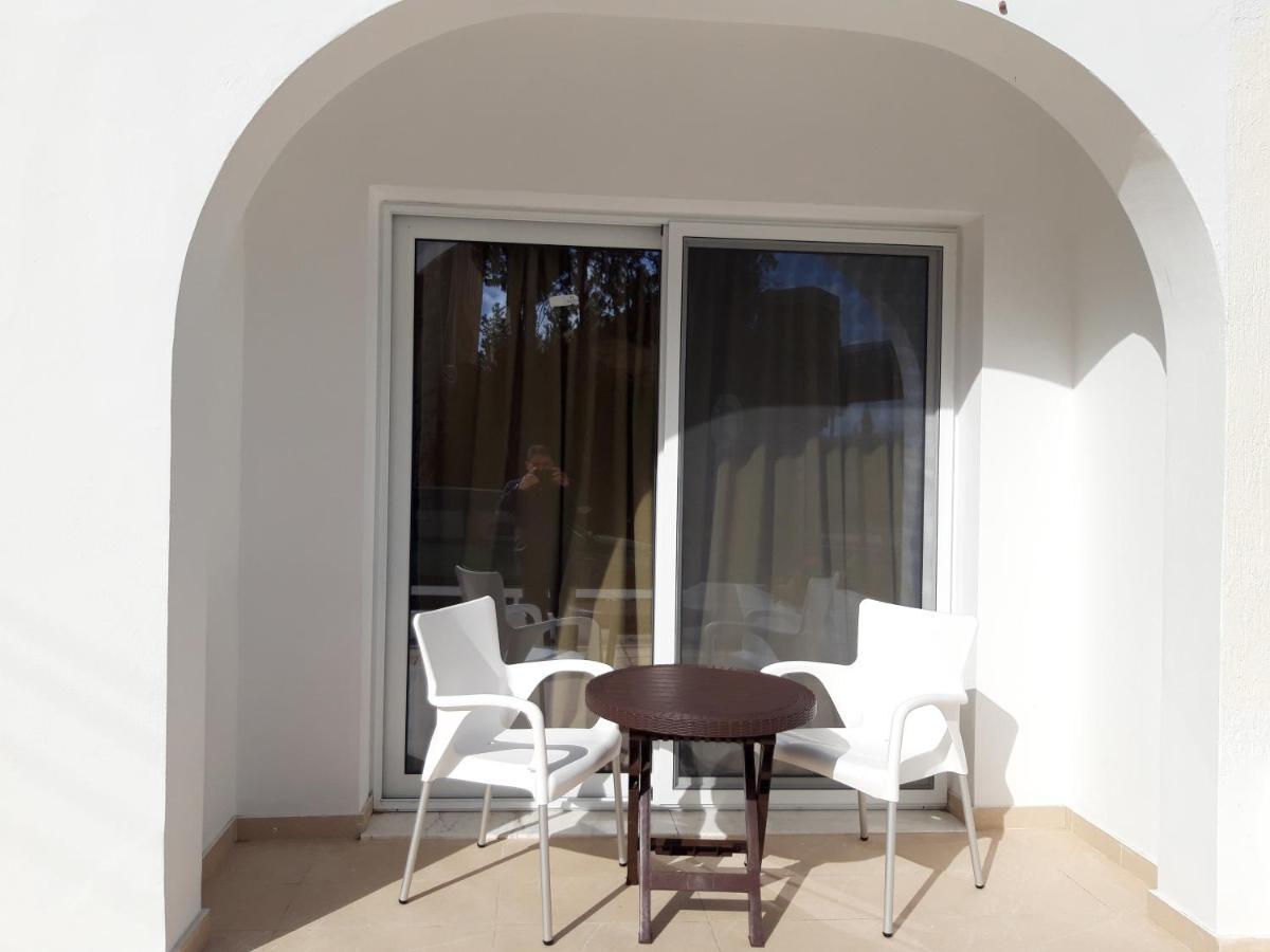 Costas Two-Bedroom Ground Floor Apartment Paphos Esterno foto